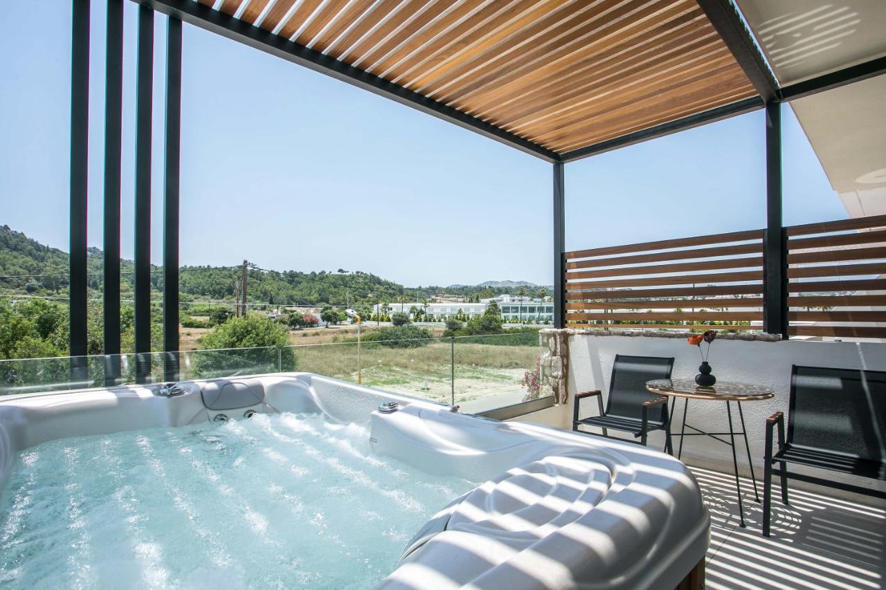 Nόka Suite Apartments ฟาลิรากี ภายนอก รูปภาพ